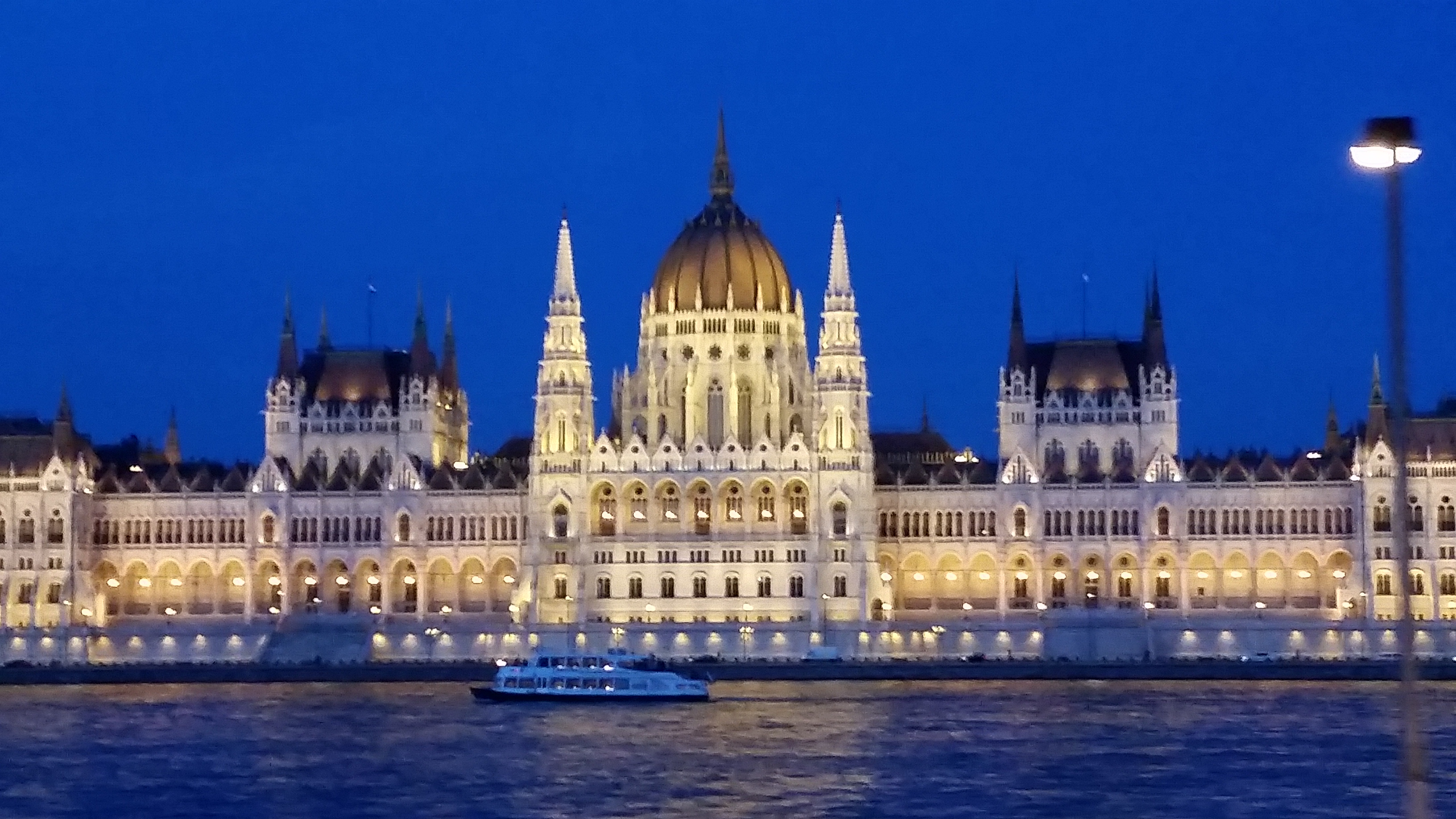 Picture of Parliament at night in Budapest